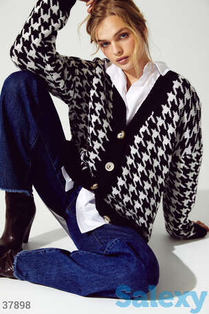 Кардиган с акцентным принтом, фотография 1