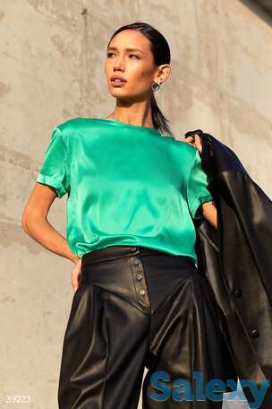 Зеленый топ из шелка, фотография 1
