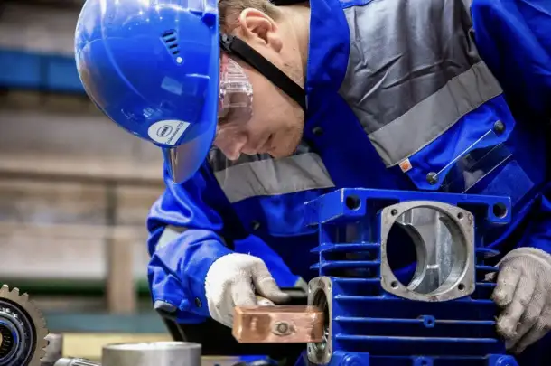 Требуется мастер слесарь по ремонту электрических машин., фотография 1