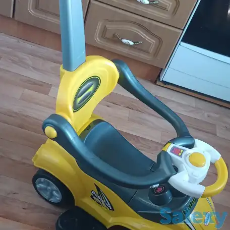 Продам детскую машинку с ручкой, фотография 3