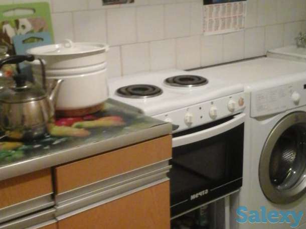 Сдам 2-х комнатную на Стрелке до мая2019 года, Набережная Иртыша им.Славского 64, фотография 1