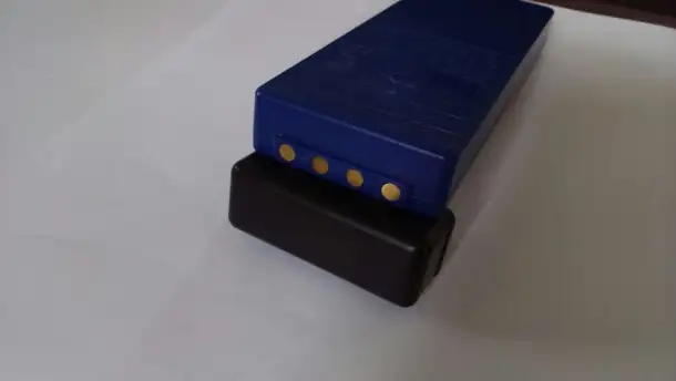 Батарейка на пульт управления бетононасоса, фотография 2