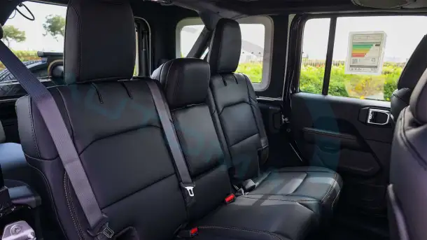 Jeep Wrangler Unlimited Sahara, фотография 7