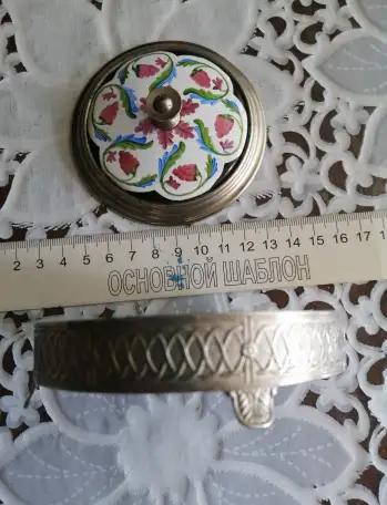 Продам металлическую старинную шкатулку-пудреница для коллекции., фотография 2