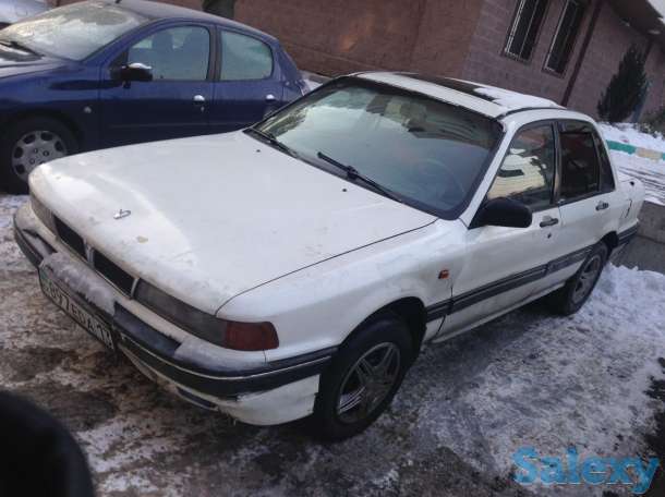 Машина на ходу Mitsubishi Galant, фотография 6