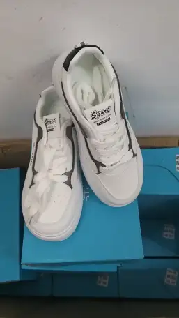 Продажа мужских и женских кроссовок, фотография 7