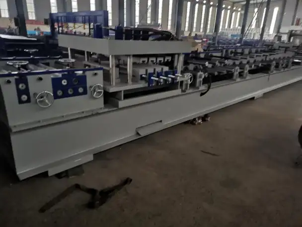 Автоматическая линия для производства кабельного лотка и крыши, фотография 2