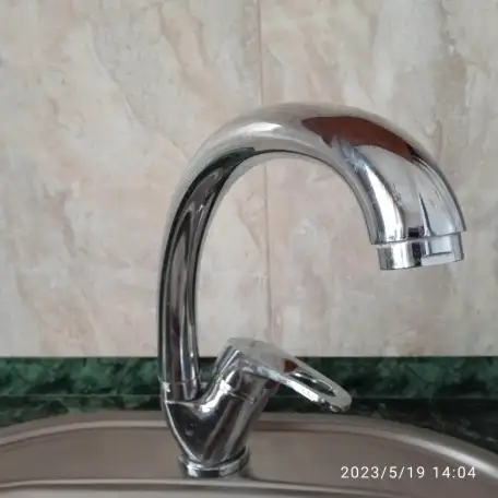 продам смеситель на кухню, фотография 1