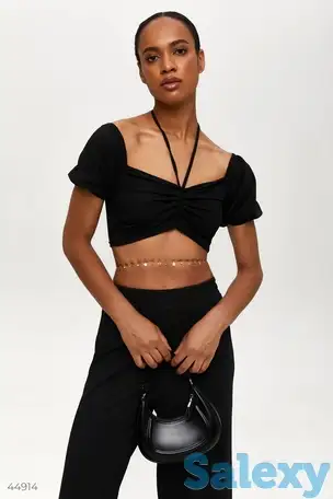 Акцентный черный топ, фотография 1