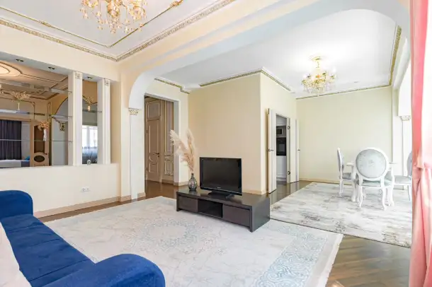 Апартаменты рядом с Дом Министерством, Достык 13/1, фотография 4