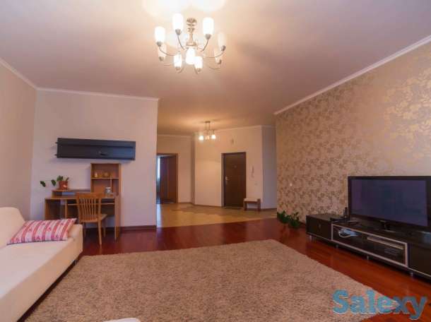 Отличная двушка в центре города, р-н Юго восток, проспект Строителей, фотография 1