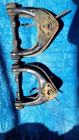 Верхние рычаги    Mitsubishi  Montero Sport, фотография 1