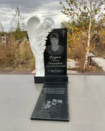 Памятники и надгробия, фотография 12