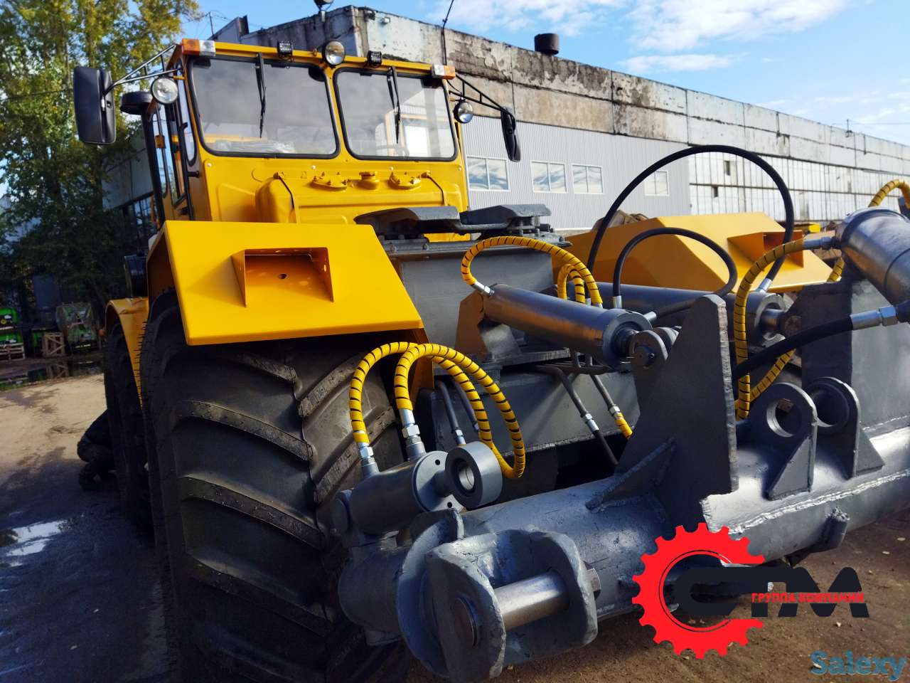 Кировец К-700, бульдозерный отвал, грейдозер дм15, фотография 4