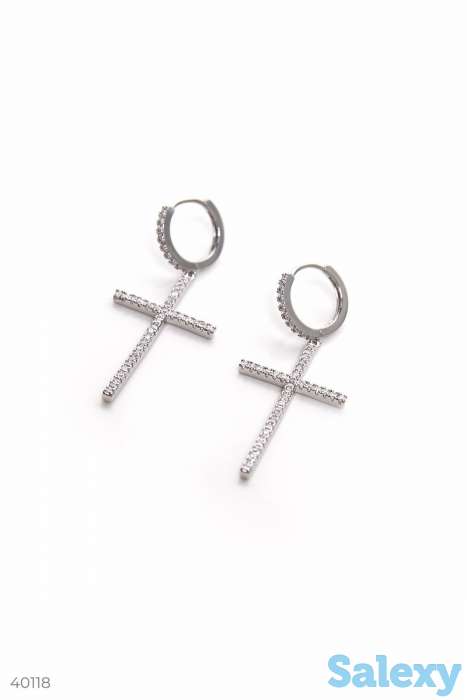 Серебристые серьги-крест со стразами, фотография 1