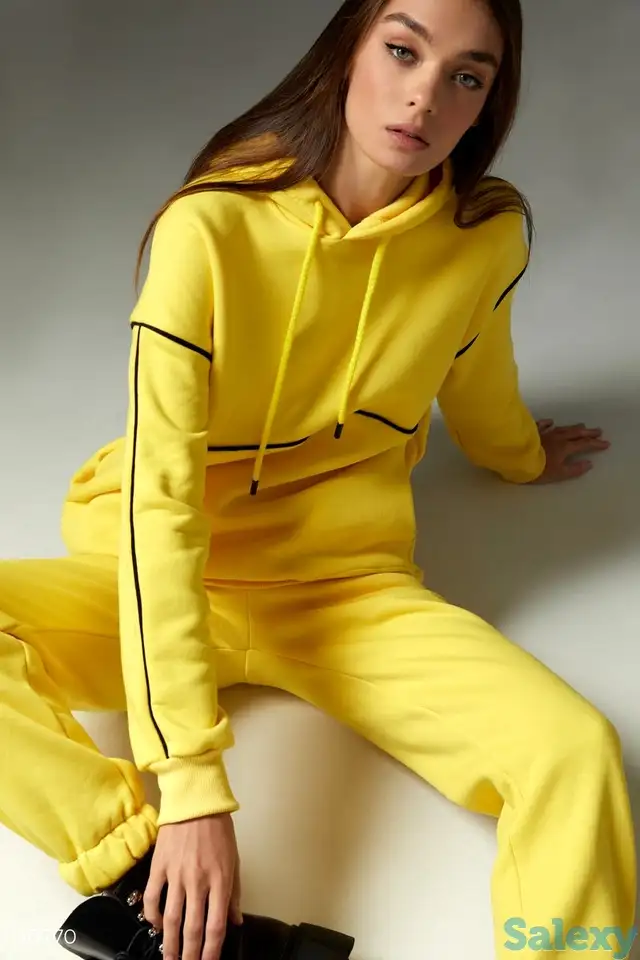 Яркий желтый костюм на флисе, фотография 1