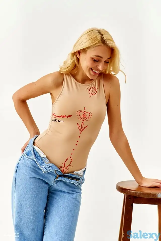 Бежевый боди с принтом, фотография 1