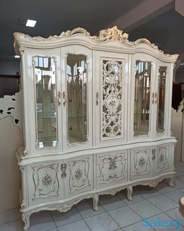 Гостиная витрина Шанель. Производство Россия, фотография 1