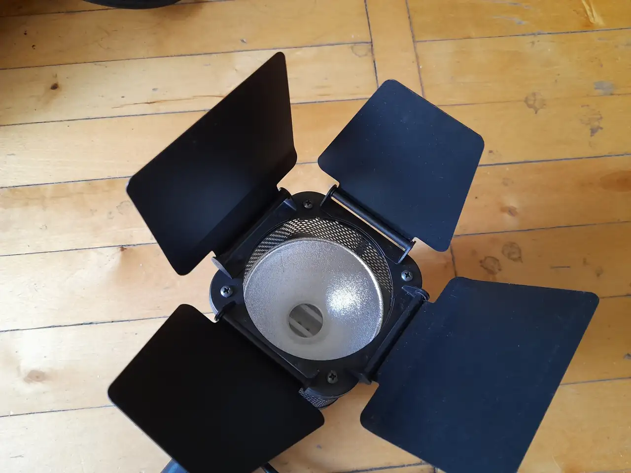 Штатив VIVANCO.  VS 242.  Осветительный прибор  VL 300. VAN, фотография 3