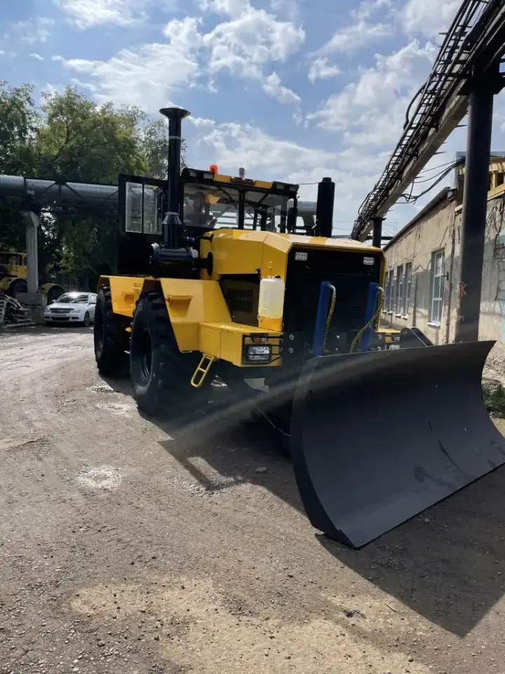 Трактор К-700 Кировец 2024, фотография 4