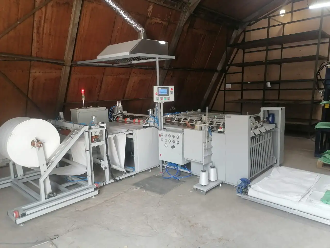Автоматический станок для производства полипропиленовых мешков, фотография 1