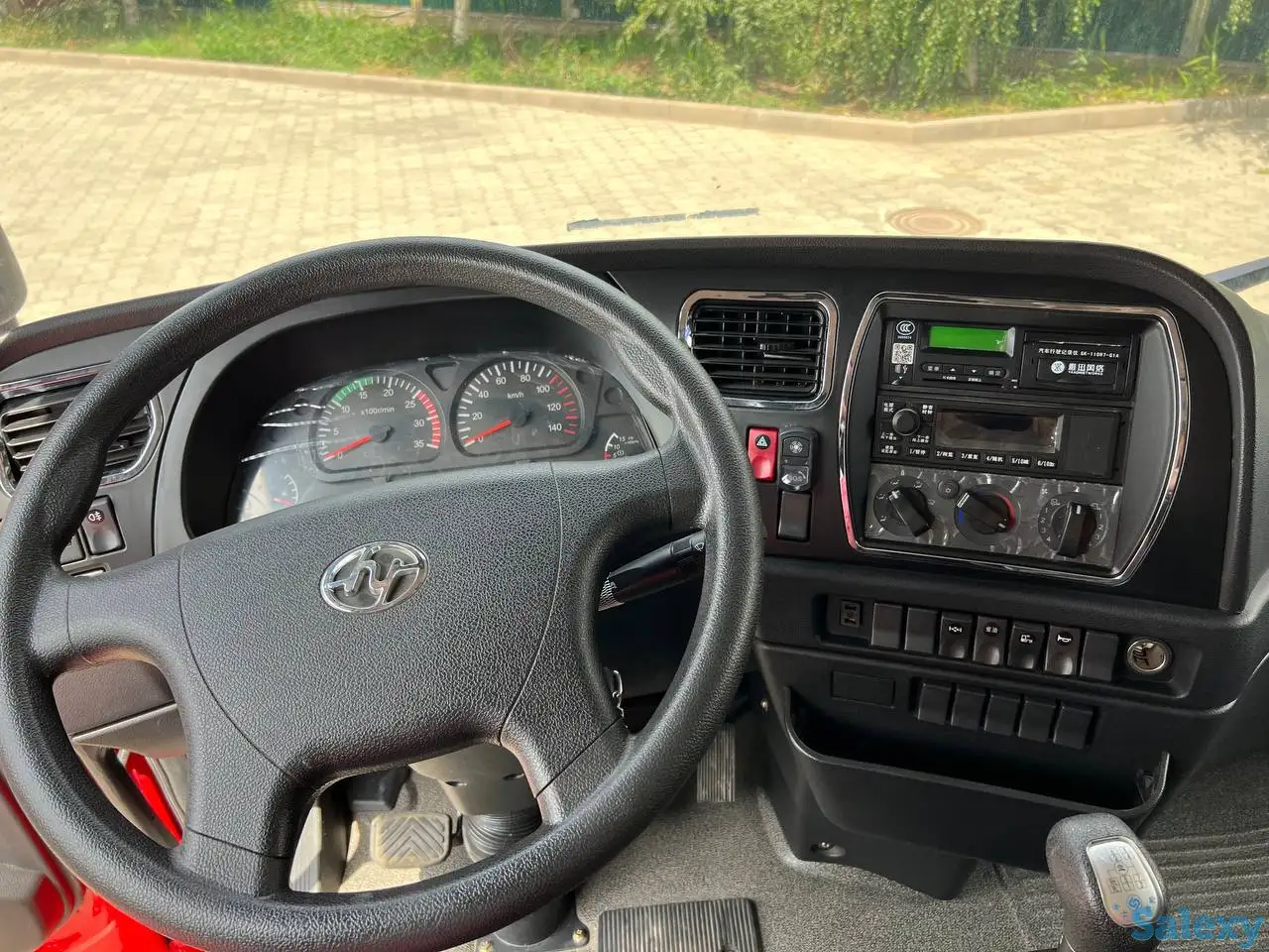 Грузовой автомобиль HONGYAN GENPAW с колесной формулой 4х2, 2023 года выпуска., фотография 9