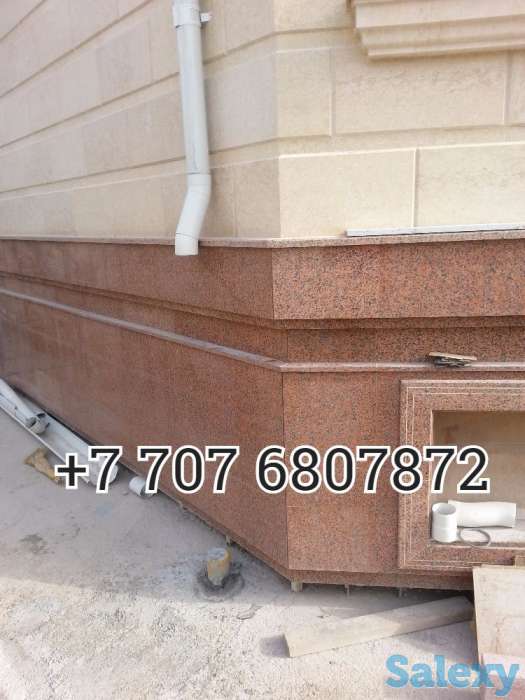 Гранитный цоколь ,травертин-фасад, фотография 1