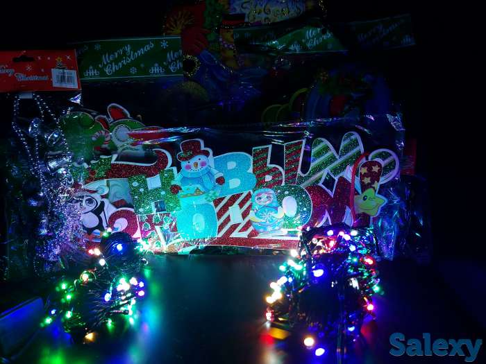 Новогодние гирлянды и украшения, фотография 1