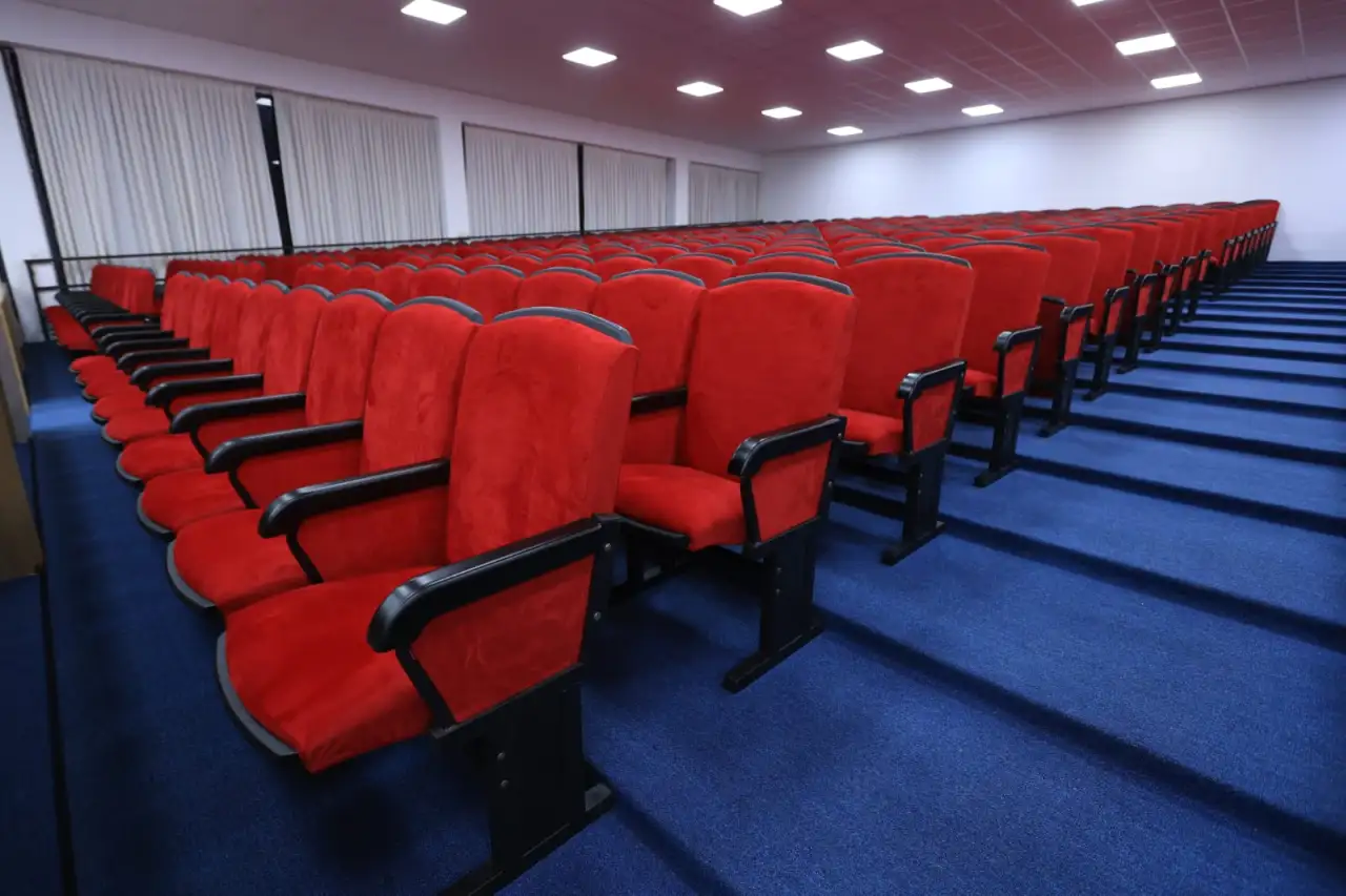 Театральные кресла, фотография 1