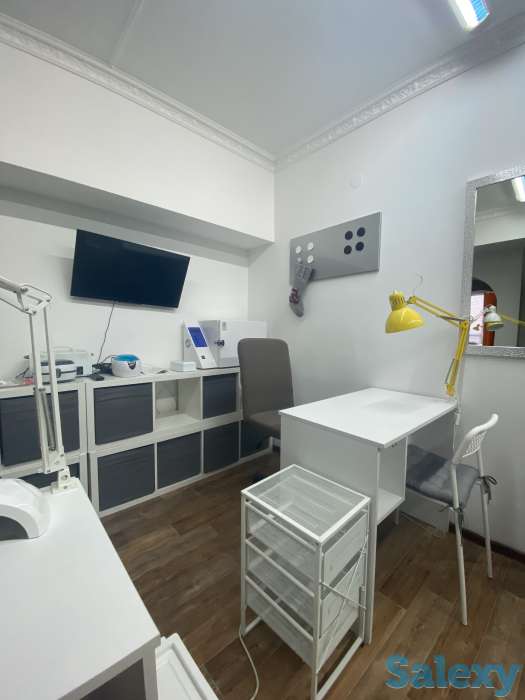 Сдам маникюрный стол в ЖК Нурсая 1, район Есиль, ул. Кунаева, 14 д, фотография 1
