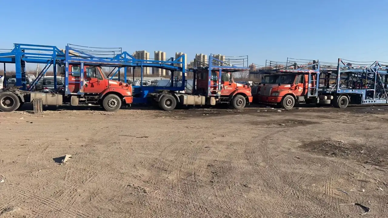 ВОДИТЕЛЬ АВТОВОЗА, фотография 1