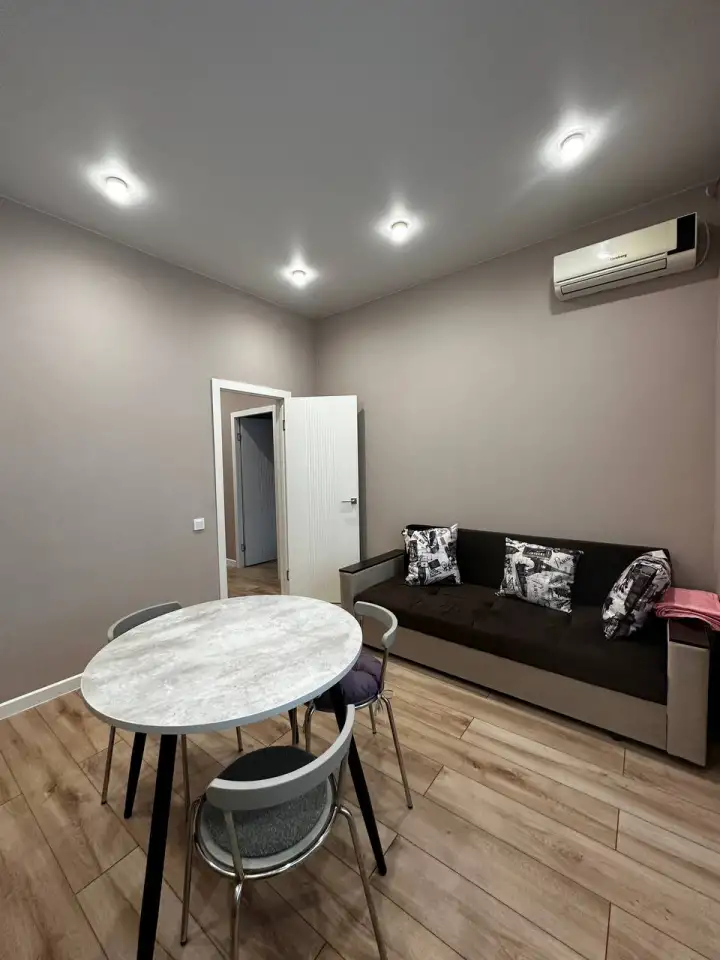 Уютная квартира в новом доме в центре города, Скоробогатова 67/2, фотография 5