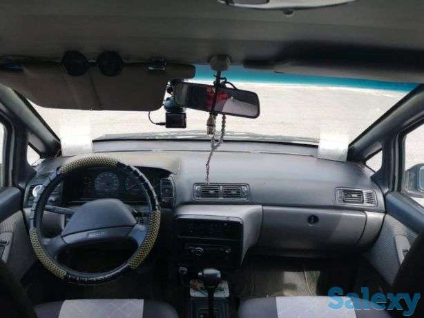 Nissan Prairie, фотография 6