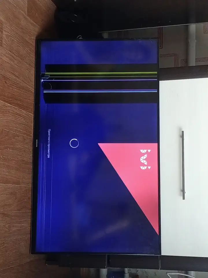 Продаю телевизор на запчасти, город Шахтинск.Телевизор хороший, единственное это не сильно повреждён экран., фотография 1