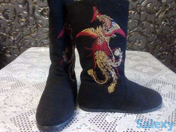 Сапоги.Валенки.Зимние.Черного цвета,с вышивкой., фотография 1