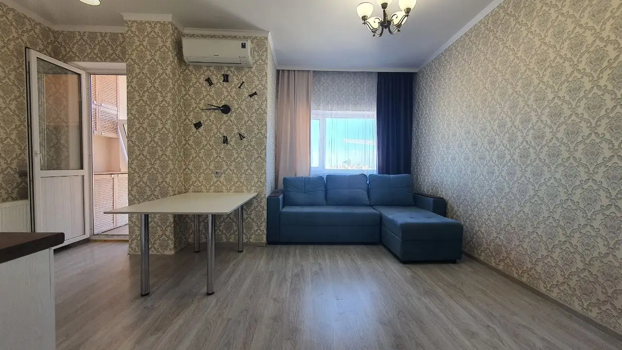 Продам 2 комнатную квартиру с ремонтом и мебелью., Е430 2А, фотография 1