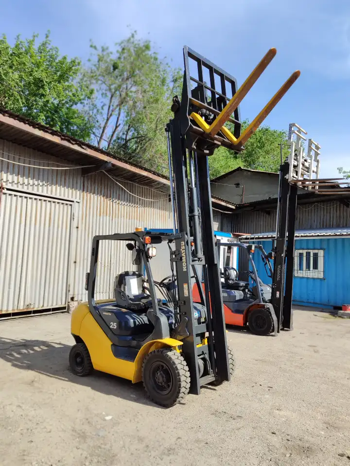 Кара Komatsu FG25T-16 Свежедоставленная из Японии, фотография 9