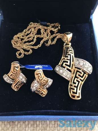 Серьги и повестка сваровски, фотография 1