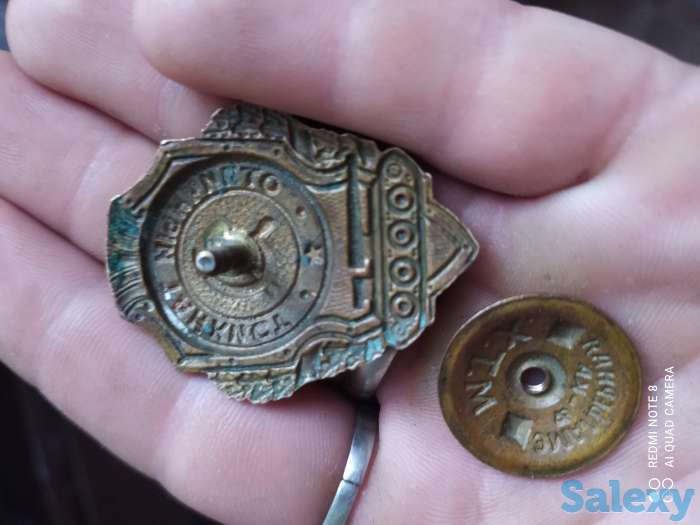 Продам значок, фотография 3