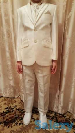 Продам очень красивый нарядный белый костюм, фотография 1