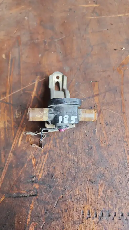 Кран печки Toyota Hilux Surf 185, фотография 1