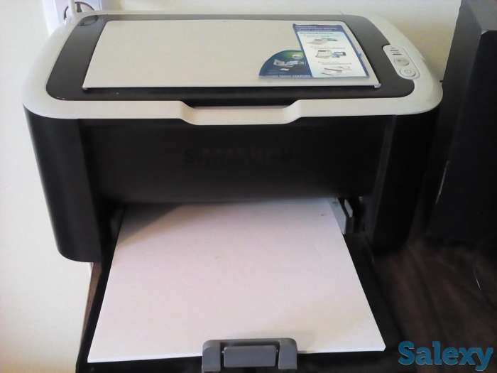 Персональный компьютер, монитор, офис-кресло, фотография 4