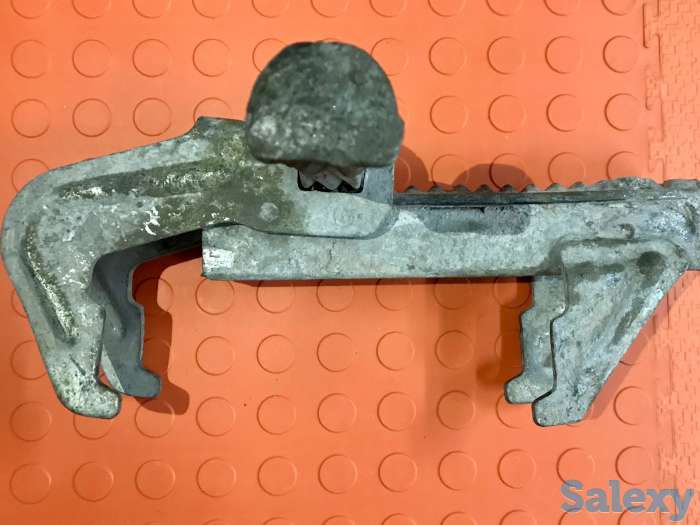 Универсальный замок для крупнощитовой опалубки пилосио, трио, крокодил, фотография 3