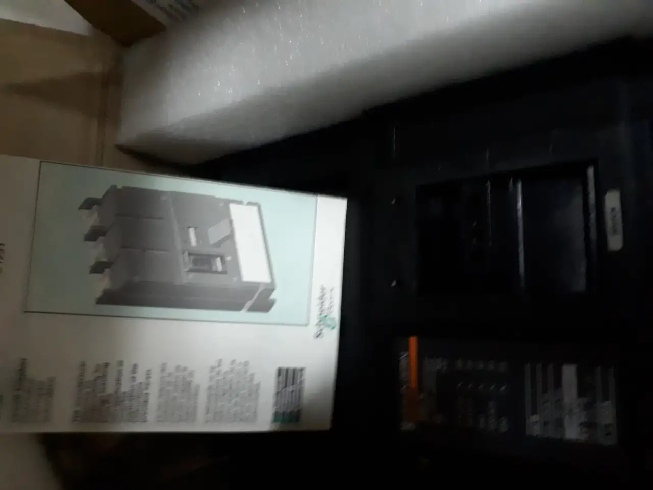 Автоматический выключатель  Schneider Electric MERLIN GERIN  compact C 801 N  3р  Ток 800A   46600, фотография 1