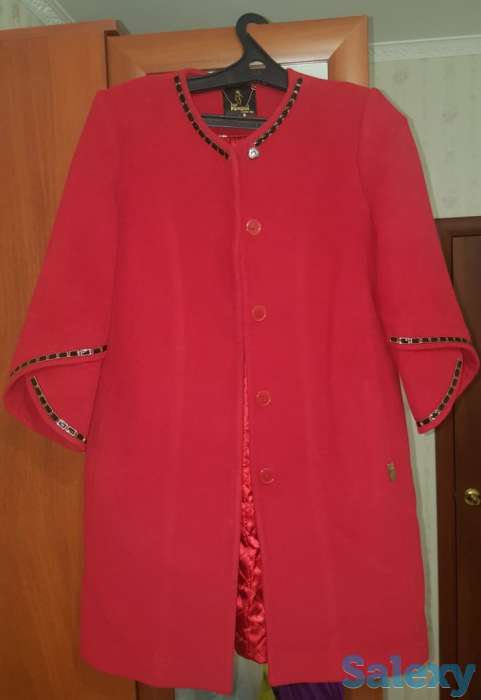 Пальто (черное, молочное, красное), фотография 1