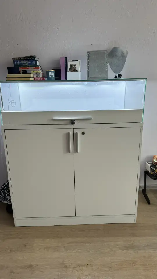 Витрина с подсветкой, фотография 1