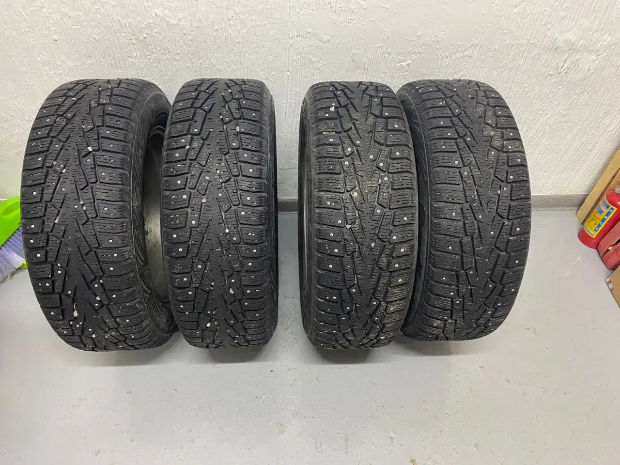 Продам зимнюю резину Cordiant Snow Cross r16 с дисками, фотография 1