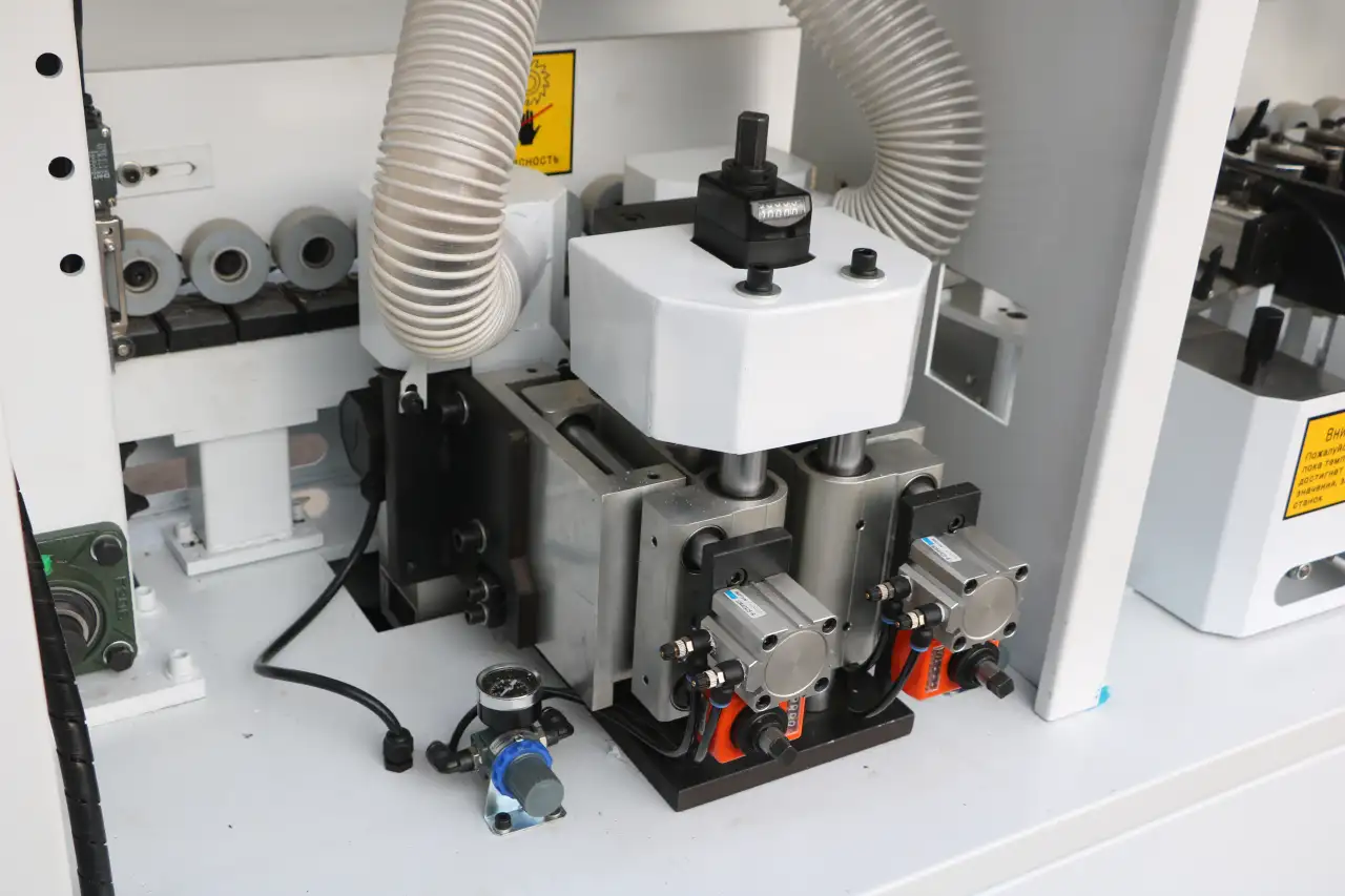 Кромкооблицовочный станок автоматический с прифуговкой DM 400 F, фотография 4