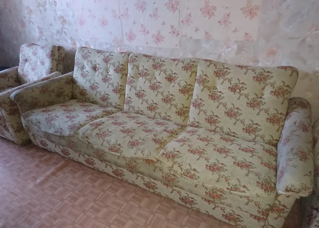 Диван и 2 кресла Румыния, фотография 2