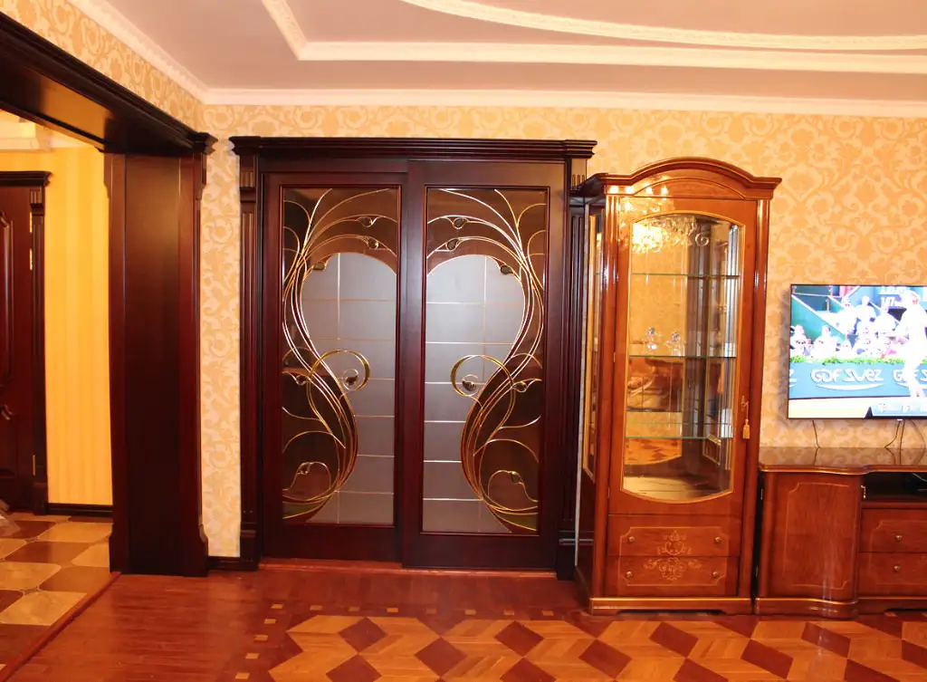 Столярные работы: Лестница, дверь под ключ сделаю! Реставрация делаю старые мебели в том числе дверь и лестница, монтаж, фотография 11